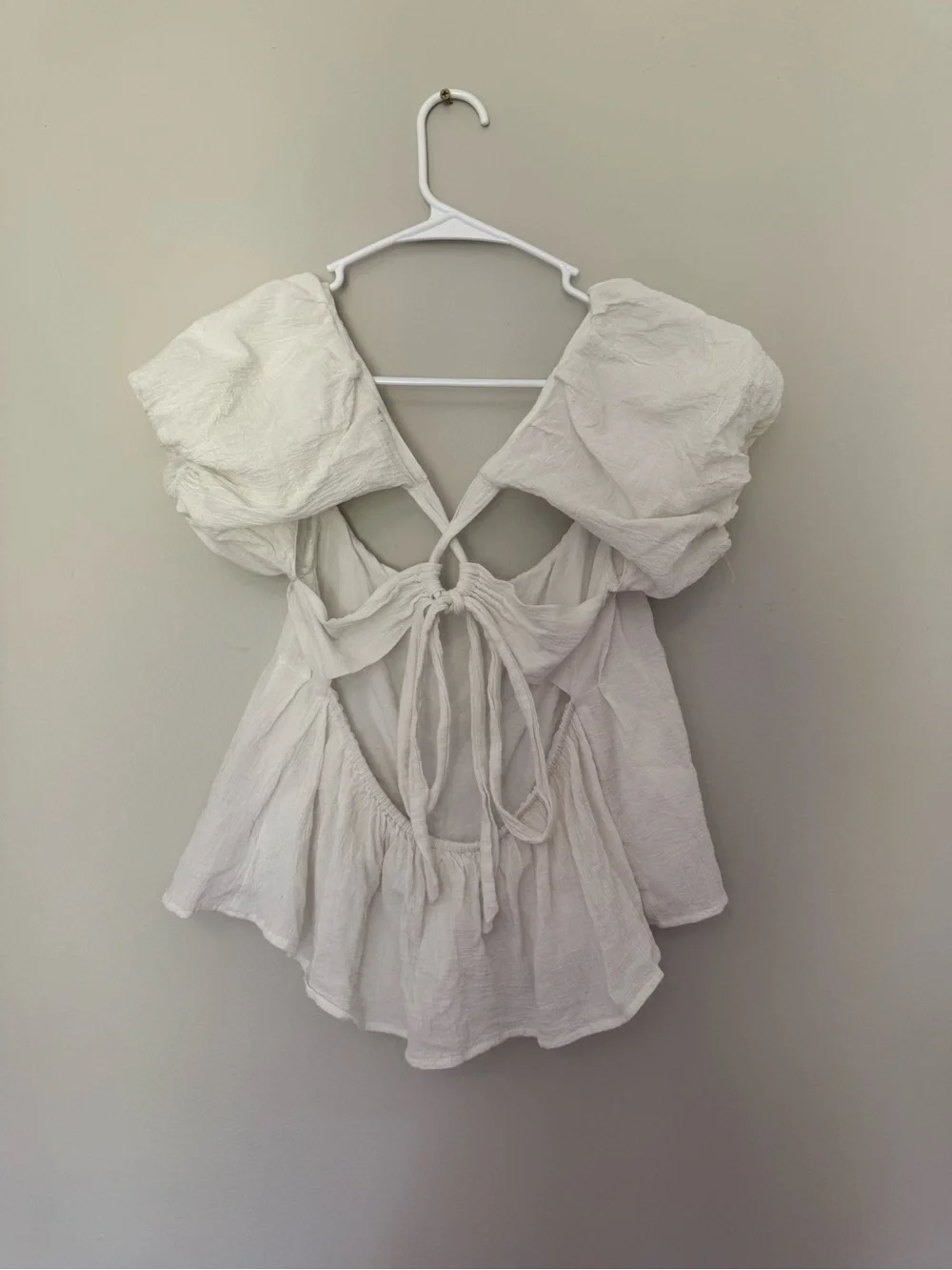 ASTR the label White Puff Sleeve Women’s Top